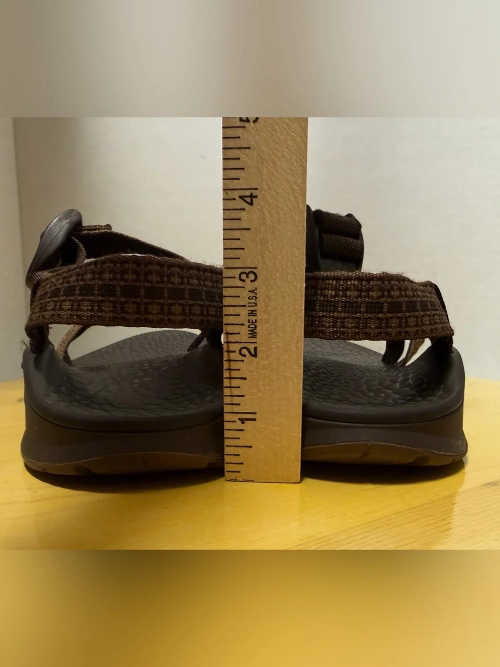 Chaco Z1 Classic Mens Hiking Sandals Size 10 Flint Gray Brown Strappy Water Shoe